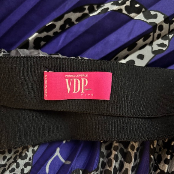 VDP club   ( set of 2 items ) Italy Pleated Skirt with Leopard Print + top - Picture 7 of 8